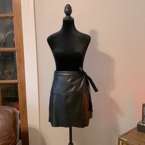 Wilfred free vegan leather spurlock skirt